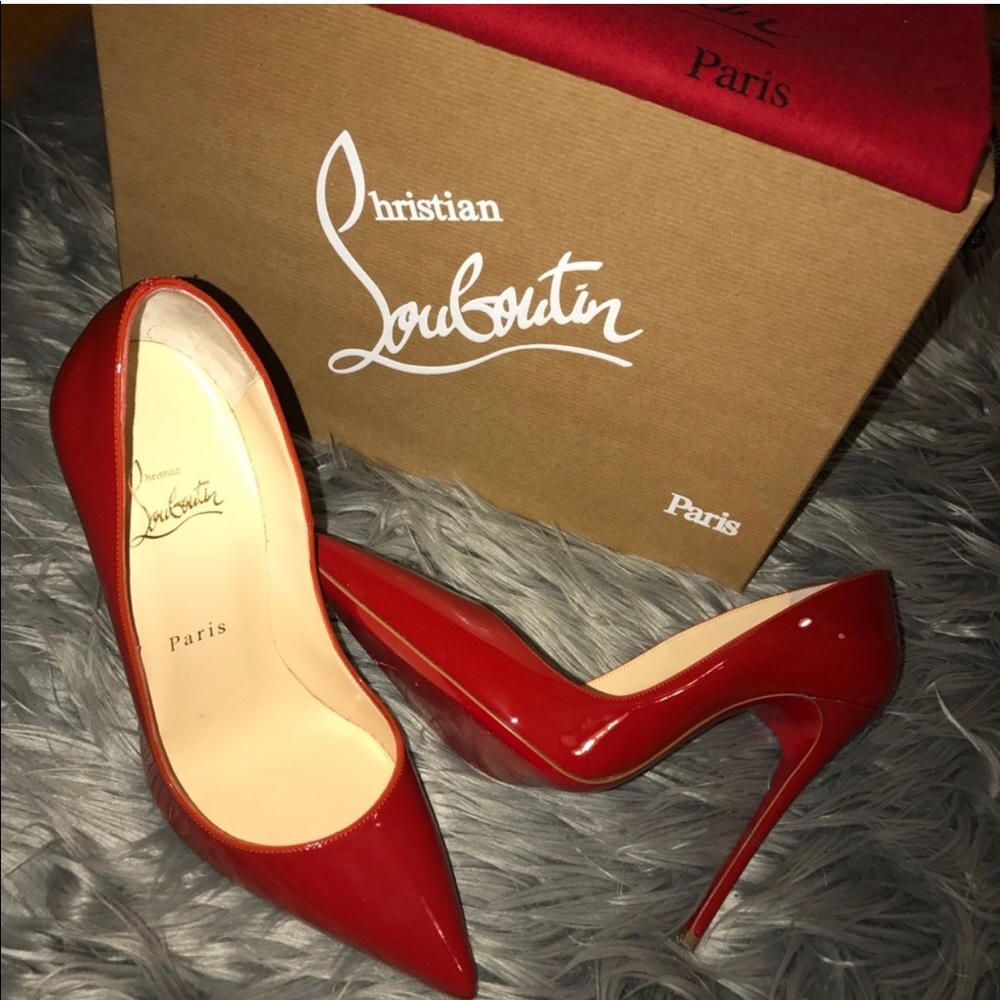 Christian Louboutin So Kate Rouge